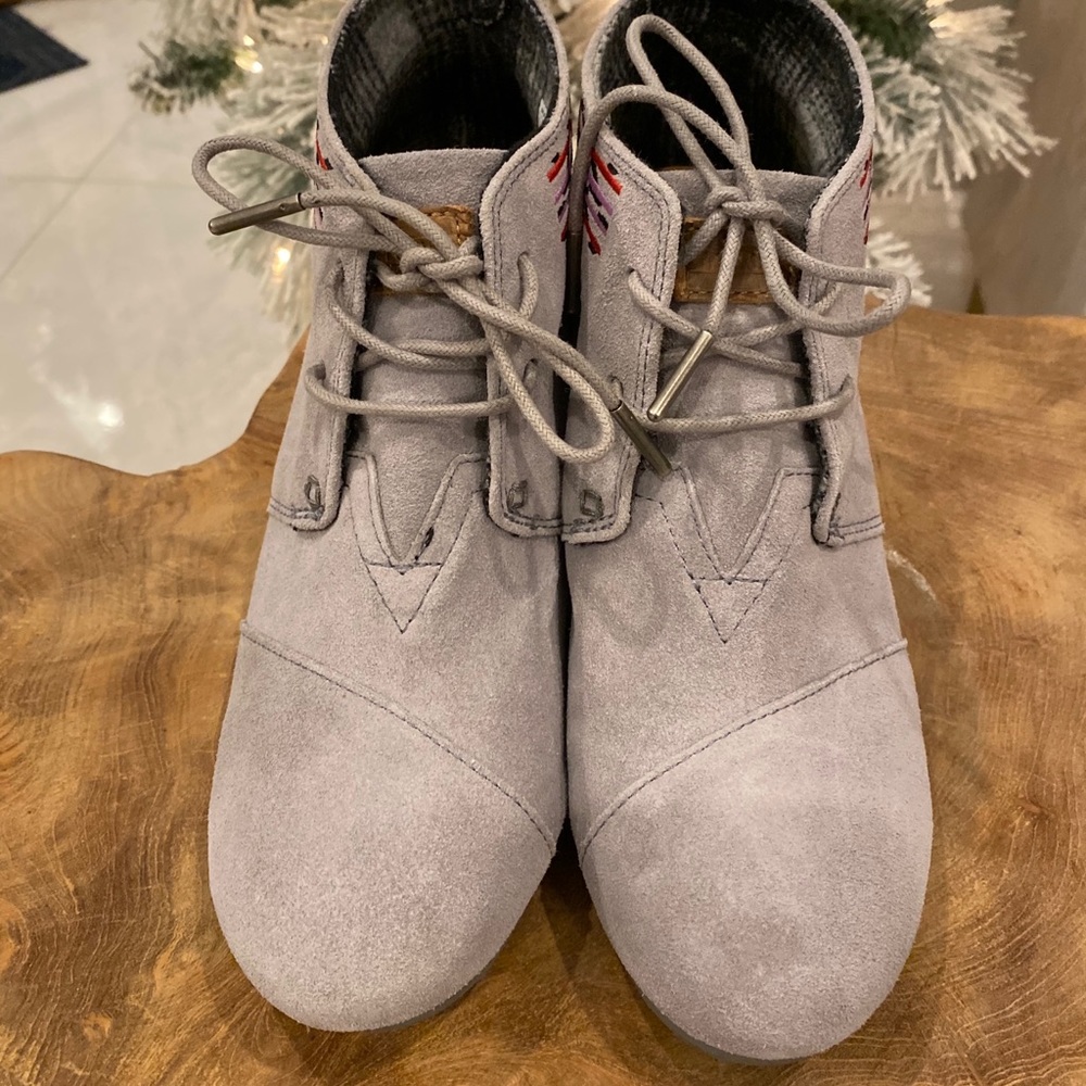 Tom’s Suede Booties